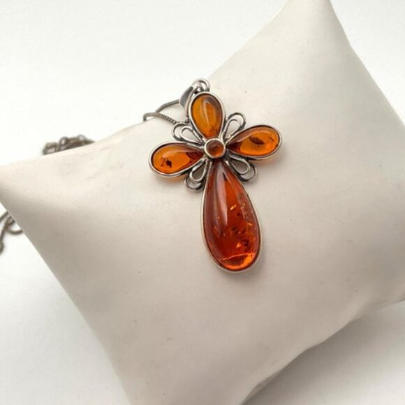Amber Cross 18" Silver Chain Necklace. 925 - Picture 6 of 6